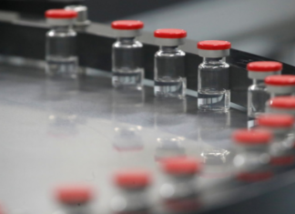 В Центре Чумакова рассказали о планах по производству своей вакцины от COVID-19