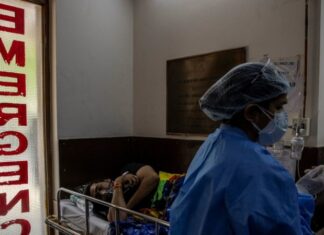 В Индии число жертв пожара в больнице для пациентов с COVID-19 выросло до 18