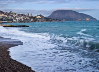 В МЧС предупредили об опасности формирования смерчей над Чёрным морем