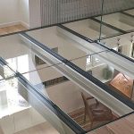 Плюсы стеклянных полов