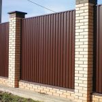 Как выбрать профлист для забора