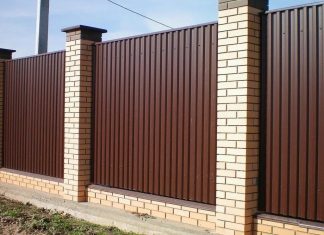 Как выбрать профлист для забора