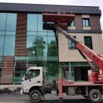 Отличия телескопических и коленчатых автовышек