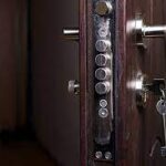 Установка замков на входную дверь: руководство по обеспечению безопасности вашего дома