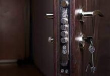 Установка замков на входную дверь: руководство по обеспечению безопасности вашего дома