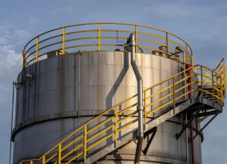 Чудо инженерной мысли: исследование вертикального стального резервуара объемом 500 кубических метров