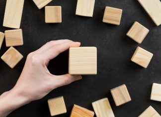 Раскрытие интригующей структуры досок с кубическими краями