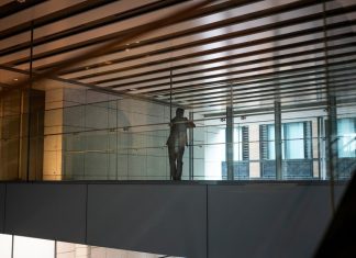 Алюминиевые перегородки: преображение пространства элегантностью и функциональностью