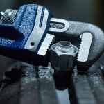 Тиски слесарные: универсальный инструмент для мастера