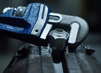 Тиски слесарные: универсальный инструмент для мастера