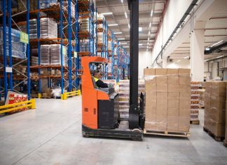 Штабелеры: что стоит учитывать при выборе техники