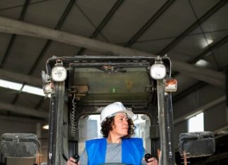 Фронтальный погрузчик в Алматы: его особенности и преимущества