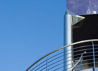 Полувинтовые лестницы: советы и особенности