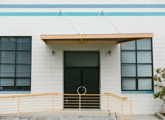 Облицовочный материал для фасада, кровли и тротуара: как выбрать лучший вариант?