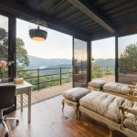 Как выполнить качественное остекление вашего балкона: советы от специалистов