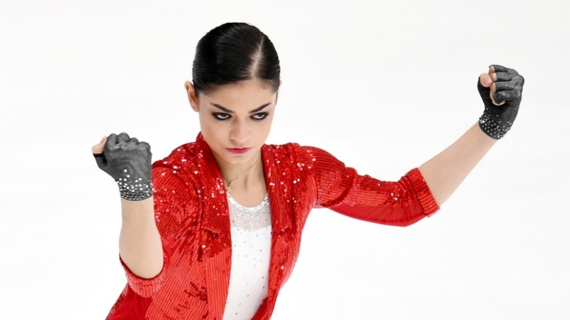 Без слабых мест: Петросян не дала повода судьям придраться к себе, Гуменник упал с лутца и улетел за пределы тройки