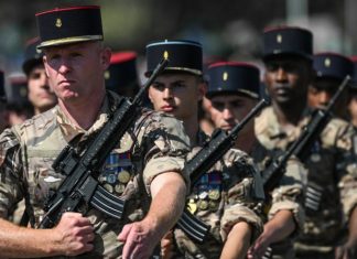 «Это будет смертельный риск»: почему Макрон хочет разместить военный контингент на Украине