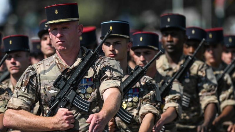 «Это будет смертельный риск»: почему Макрон хочет разместить военный контингент на Украине