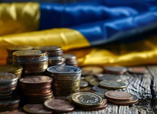 «Истерично пытается найти деньги»: какие сложности возникли у ЕС со схемой репарационного кредита для Украины