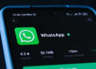 «Не рискуйте попасть под блокировку»: WhatsApp начал просить россиян добавить почту для входа в аккаунт