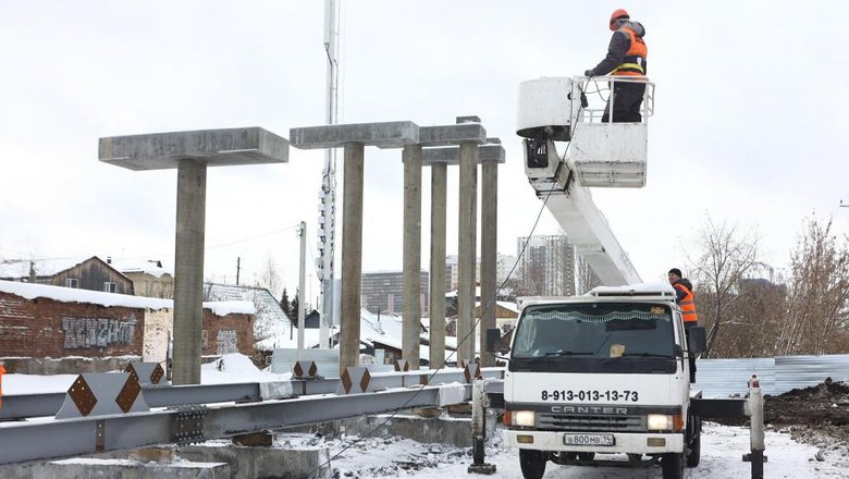 Новый пешеходный металлический мост свяжет два района Новосибирска