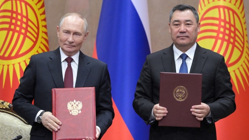 «Основываясь на исторических узах дружбы»: Путин и Жапаров подписали заявление об укреплении союзничества