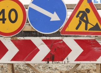 Против застройщика, укравшего часть дороги, взбунтовались владивостокцы