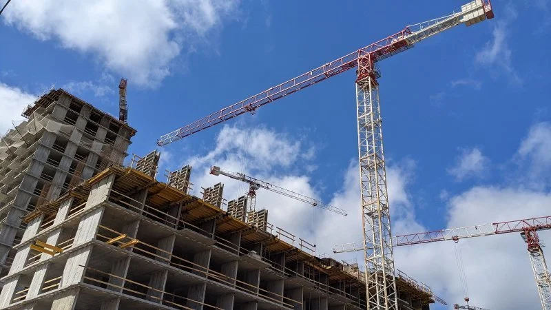 Столичные рынки новостроек пополнились единичными проектами