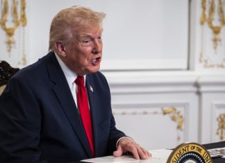 Трамп объявил о закрытии воздушного пространства над Венесуэлой