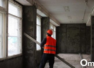 В Омске школу № 91 исключили из программы капремонта из-за аварийности