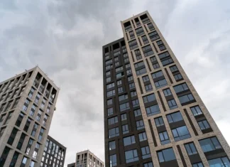 В Петербурге третий месяц растут объемы ввода жилья