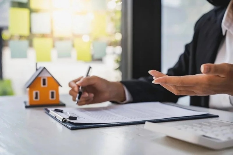 В Подмосковье почти треть покупателей загородных домов используют схему трейд-ин