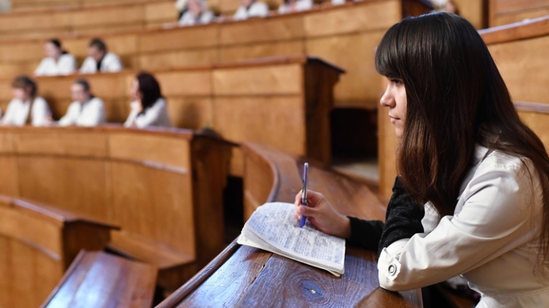 Закон для врачей с 2026: наставничество, целевая ординатура