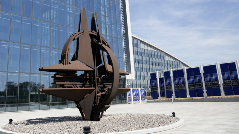 «Абсурдно, смехотворно и самоубийственно»: западные СМИ — об угрозах НАТО нанести «превентивный удар» по России