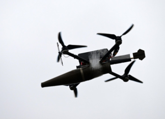 Люди эвакуированы, пострадавших нет: в результате ночной атаки БПЛА на Кубани повреждены суда и причалы