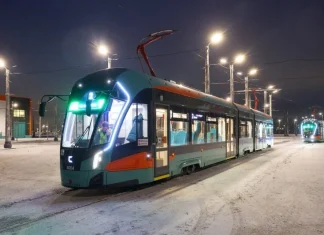 На юге Петербурга запущено движение скоростного трамвая «Славянка»