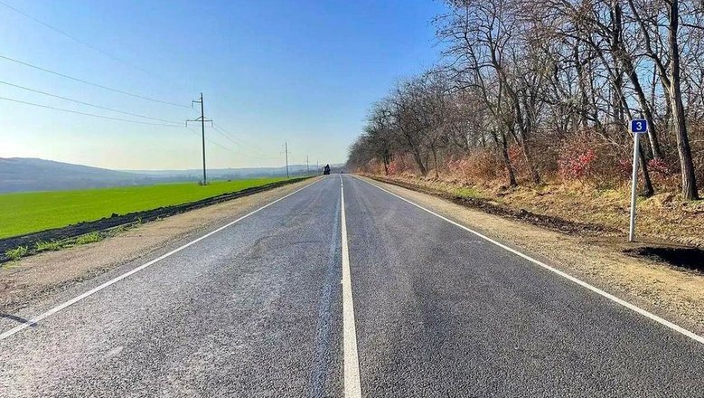 На Кубани обновили дорогу между станицами Отрадной и Подгорной Синюхой