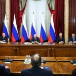 «Нужно найти гибкое, правильное решение»: Путин поручил доработать меры поддержки многодетных семей