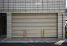 Секционные ворота: современное решение для гаража и не только