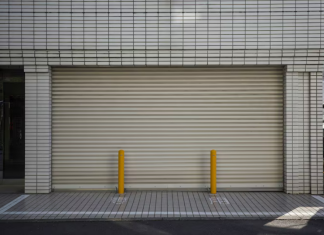 Секционные ворота: современное решение для гаража и не только