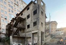 Снос трех крупных самостроев начали в Сочи