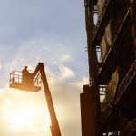 Строители из Подмосковья восстановили 14-этажный дом в Мариуполе