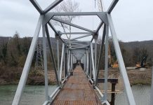 В Лермонтово открыли временный мост на месте смытого рекой Шапсухо