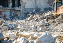 В Новосибирске снесли «ковидный» корпус инфекционной больницы