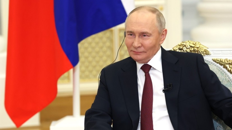 «Всегда будем защищать свои интересы и своих людей»: главное из интервью Путина индийским телеканалам