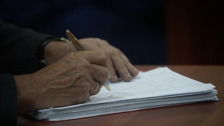 26-летний монтажник получил увечья, упав при разборе настила на стройке в Воронеже