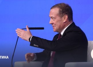 Медведев: Европа «сдаст» Гренландию США