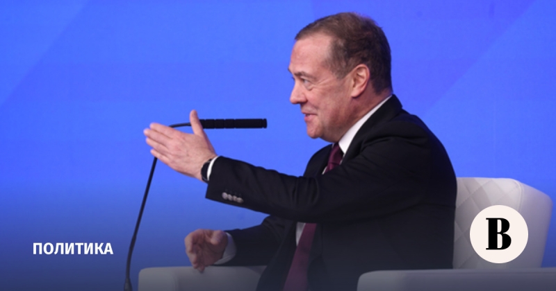 Медведев: Европа «сдаст» Гренландию США