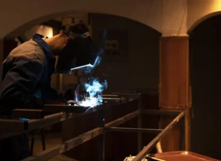 Эксперты подсчитали разницу в зарплатах сварщиков в зависимости от квалификации