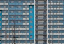 Квадратный метр новостроек Петербурга подорожал в среднем до 300 тысяч рублей